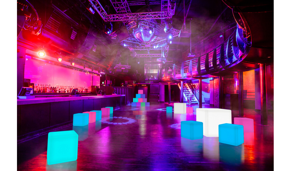 Светящийся куб - фото