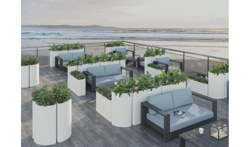 Высокое белое кашпо - фото